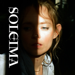 妺妺坐在我腿上啪啪H
